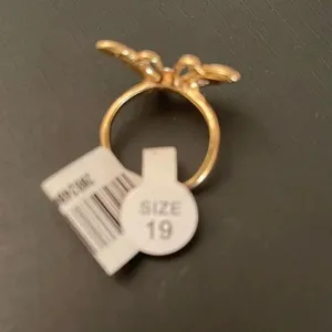 NWT Butterfly crystal ring Gold thumbnail 6