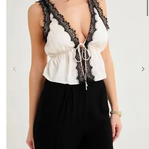 Rumored Lady Lace Top Tan thumbnail 2