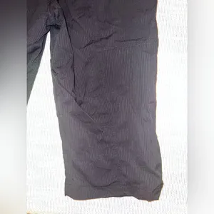 Lululemon Dance Studio Pants | Size 2‎ |Cropped with a 14" inseam thumbnail 12