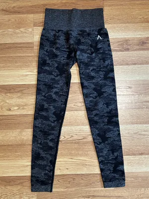 ACTA Seamless Charcoal Camo High-Waist Leggings and Crop Top Set thumbnail 6