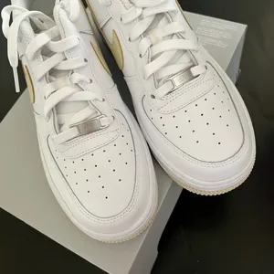 New NIKE Air Force 1 GS 'White Light Khaki' thumbnail 5