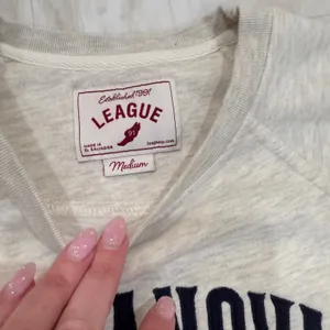 League Villanova Wildcats Sweatshirt Gray Heather Crewneck Medium Collegiate thumbnail 3