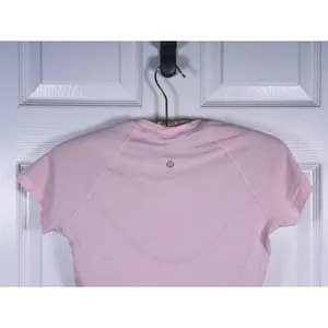 Lululemon Swiftly Tech Cropped Shirt Size 6 Pink Running Workout Athletic Gym thumbnail 6