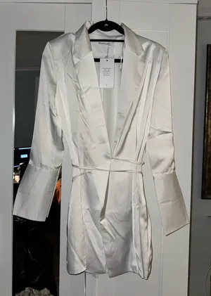 Rumours dress White Size M thumbnail 1