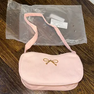 Pink Purse with gold bow detail thumbnail 6