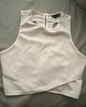 Guess white crop top thumbnail 1