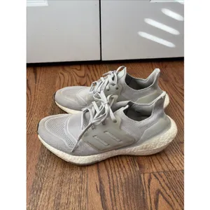 Adidas UltraBoost 22 Gray Running Women's Shoes Sneakers GX5594 Size 8.5 thumbnail 3