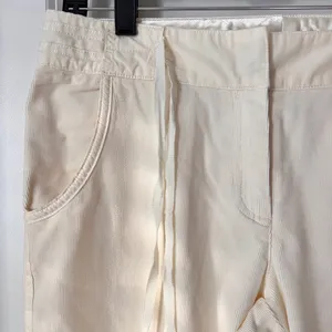 White House Black Market Ivory Cotton Corduroy Cropped Pants Women’s Size 6‎ thumbnail 3