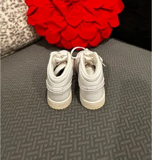 Air Jordan 1 Mid white sneakers thumbnail 3
