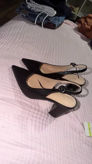 Black Pumps Size 6.5 thumbnail 2
