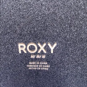 Roxy Black and White Long Sleeve Tee Size Medium thumbnail 2