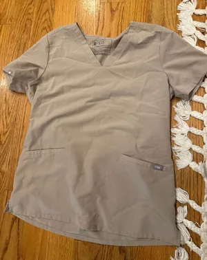 FIGS Scrub Top thumbnail 1