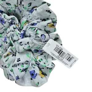 Aerie 4 Piece Scrunchie Set Floral Pink Giraffe Print Yellow Daisy‎ thumbnail 3