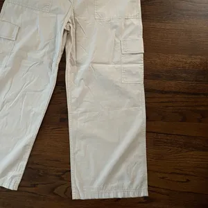 Calvin Klein Wide-Leg Cargo Pants thumbnail 6