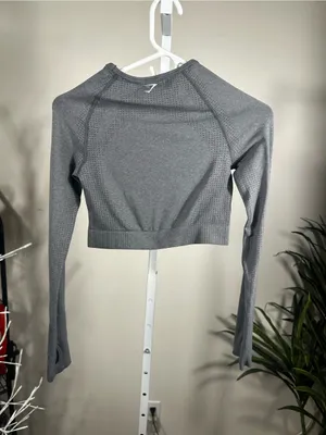 P150. Gymshark Women's Gray Seamless Long-Sleeve Crop Top thumbnail 5