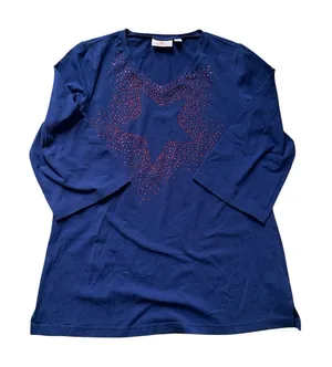 Quacker Factory Blue Top with Red Star Design M thumbnail 1