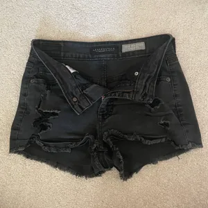 Aeropostale Black High Waisted Distressed Shorts Size 00 thumbnail 3
