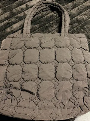 Quilted Black Women’s Tote Bag - Everyday Puffer Style thumbnail 2