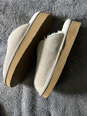 White Mountain Women’s Light Grey Suede Look Faux Fur Lined Slippers SZ 7 NWOT thumbnail 3