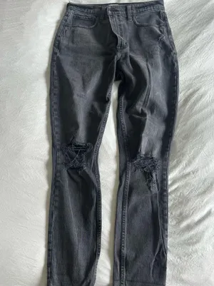 Abercrombie curve love ripped jeans thumbnail 1