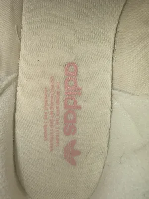 BRAND NEW Pink/Gol Adidas Campus 00s thumbnail 4