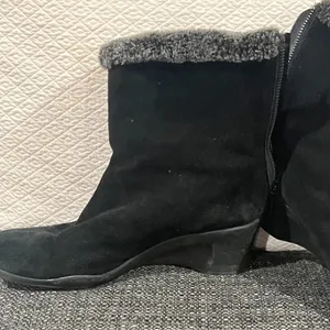 Aerosoles Women's Attorney Black Suede Mid Calf Boots Zipper Fur Lined Size 8 thumbnail 15