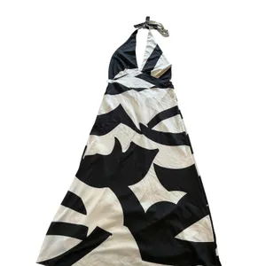 Bardot Black White Abstract Halter Maxi Dress Plunging V-Neck Open Back‎ Size 12 thumbnail 3