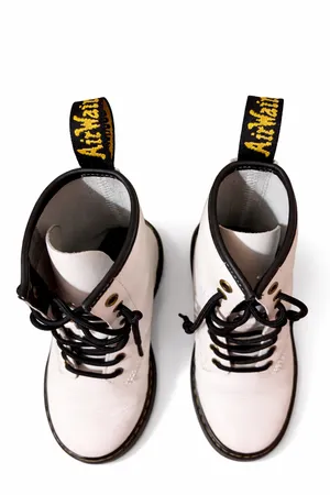 Women’s Dr. Martens Zavala Combat Boots size 6 - W or 5 men - like new thumbnail 3