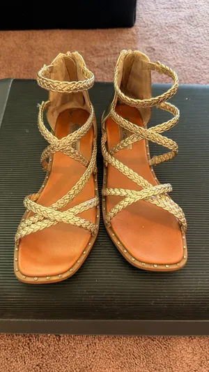 Steve Madden Strappy Gladiator Flat Sandals Gold Size 6.5 thumbnail 7