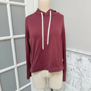 Vuori Women's Halo Essential Pullover Hoodie Heather Red Rosewood Small EUC thumbnail 2