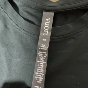Vuori Womens Gorpcore Long Sleeve Crewneck Top Black XS‎ VW1028 Relaxed Fit thumbnail 4