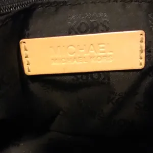 Michael Kors Black Tote Bag thumbnail 5
