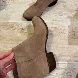 Lucky Brand Brown Suede Slip On Ankle Booties Size 8.5 thumbnail 3