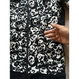 Lululemon Womens Cozy Cuddle Up Jacket Fleur Sombre White Black Fleece Sz 2 thumbnail 5