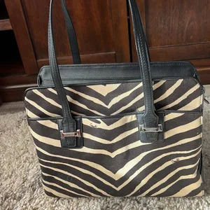 Tote zebra print in tan & black leather trim & handles EUC thumbnail 5