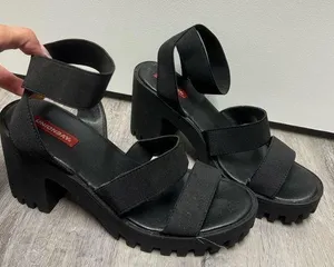 Chunky heels thumbnail 1