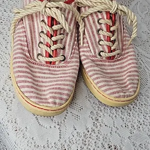 UGG Eyan ll striped low top canvas rope laced up red white sneakers shoes sz 9 thumbnail 2