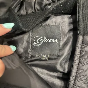 GUESS Womens Small Black Vest With Fur Hood Zip‎ Up Sleeveless thumbnail 2