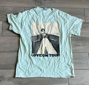 Harry styles love on tour tshirt thumbnail 1