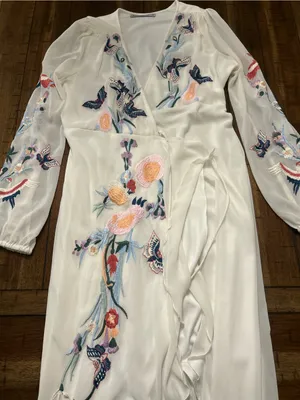 Hope & Ivy Maternity size 8-gorgeous embroidered wrap dress thumbnail 1