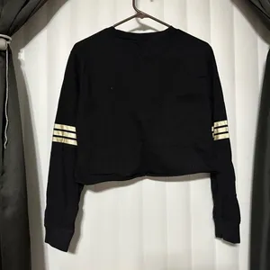 NOLA New Orleans Saint black/gold sweatshirt style long sleeve crop top thumbnail 4
