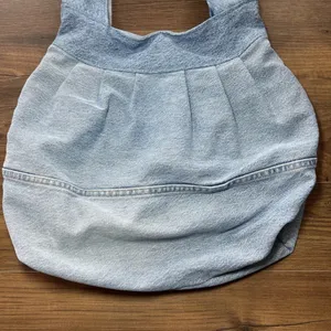 Denim Purse Tote Bag Light Wash Jean Lined Clasp Hobo Travel Inner Pocket Pleats thumbnail 2