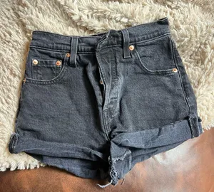 Levi’s 501 Shorts thumbnail 1
