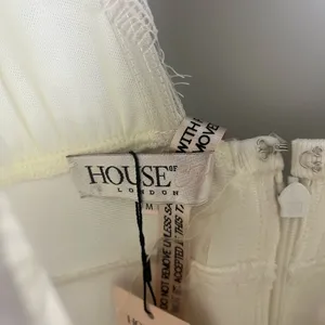 New House of CB London Ria White Lace Bridal Rehearsal Cocktail Bandage Dress M thumbnail 7