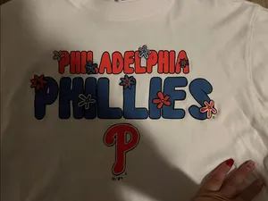 ‘47 NWOT White Philadelphia Phillies Short Sleeve Cropped Tee thumbnail 3