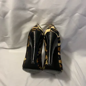 Jessica Simpson Leopard Heel thumbnail 3