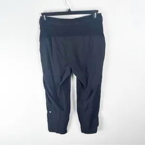 LULULEMON Black Dance Studio Secure Pockets Drawstring Waist Crop Pants Size 8 thumbnail 2