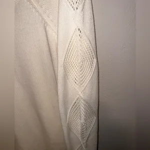 Volcom Offwhite Sweater Women’s‎ Size Medium (12) thumbnail 3