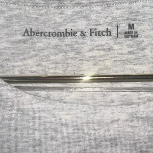 Abercrombie &‎ Fitch Heather Gray Bodysuit Size M Stretch Short Sleeve thumbnail 4