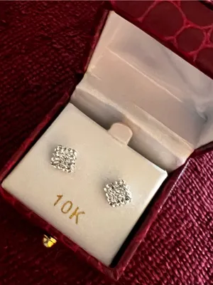 10K Yellow Gold Crystal Encrusted Square Stud Earrings thumbnail 7